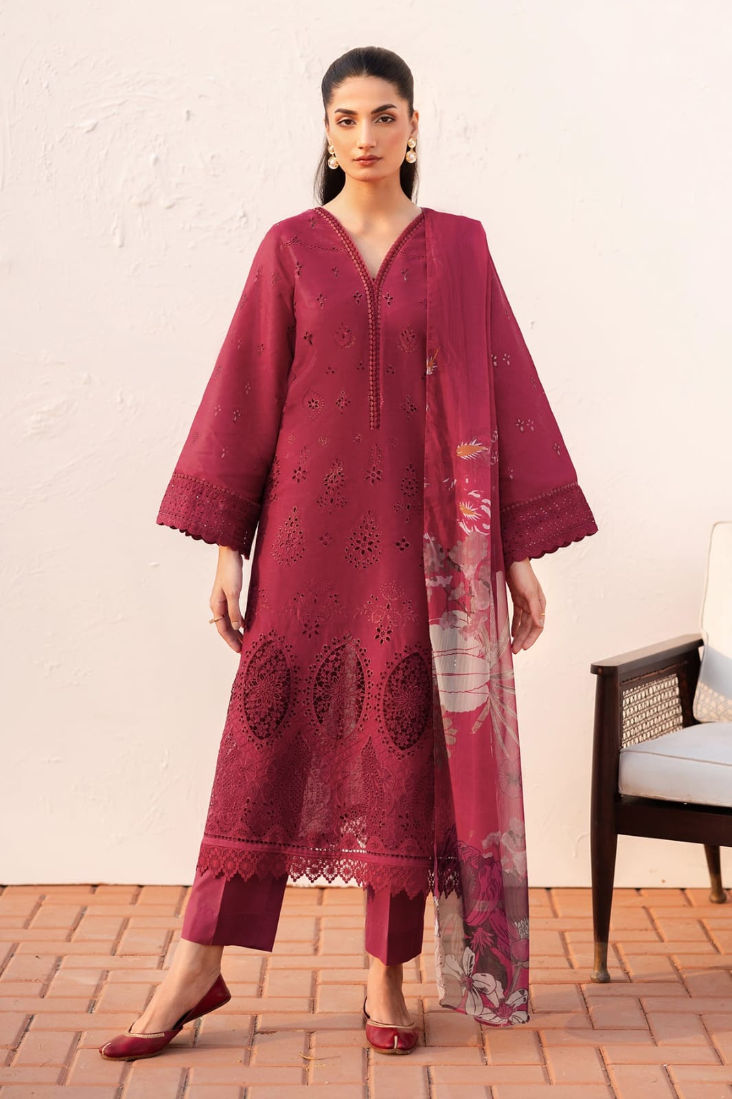 Summer Bloom β Embroidered Lawn