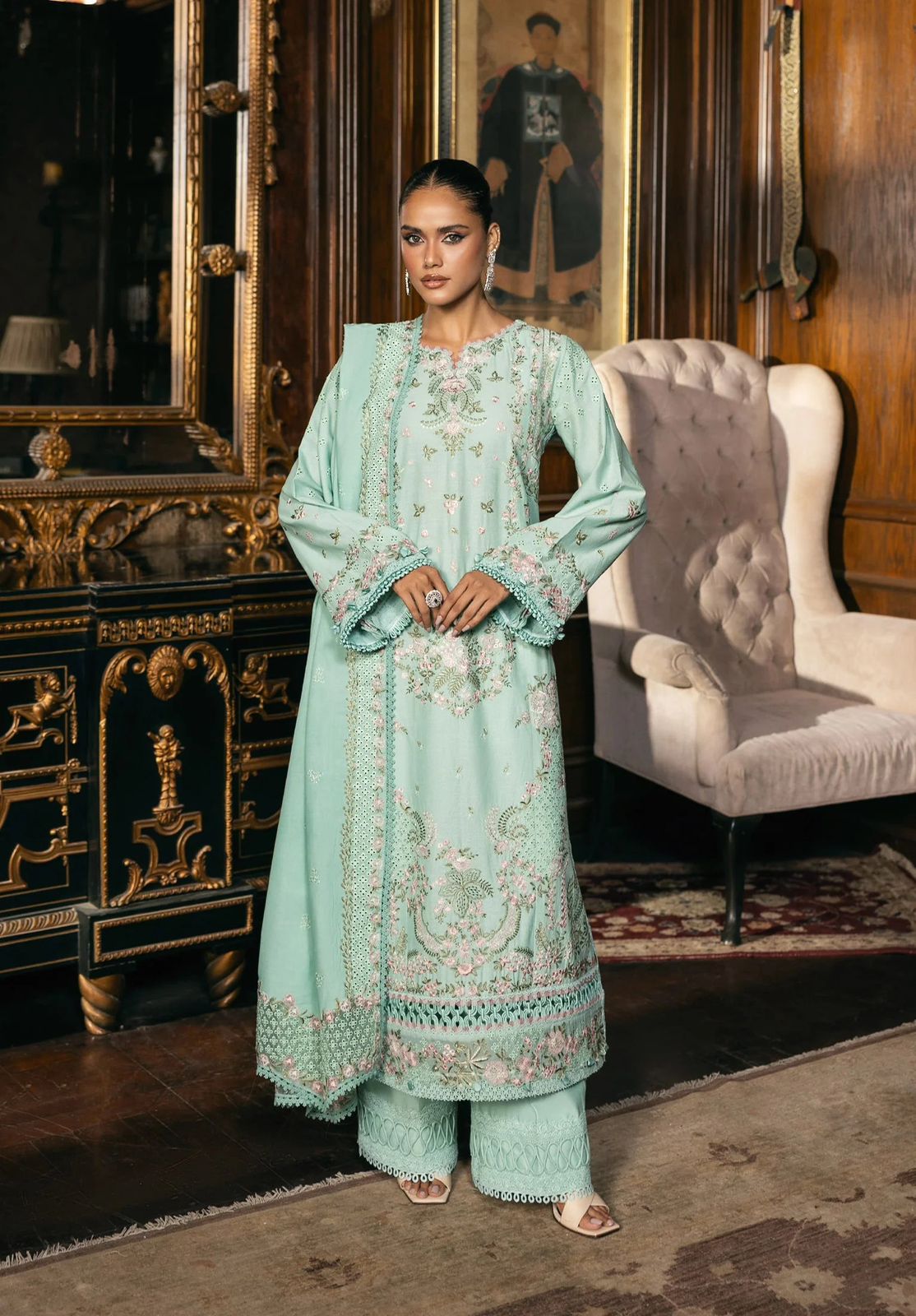 Summer Bloom β Embroidered Lawn