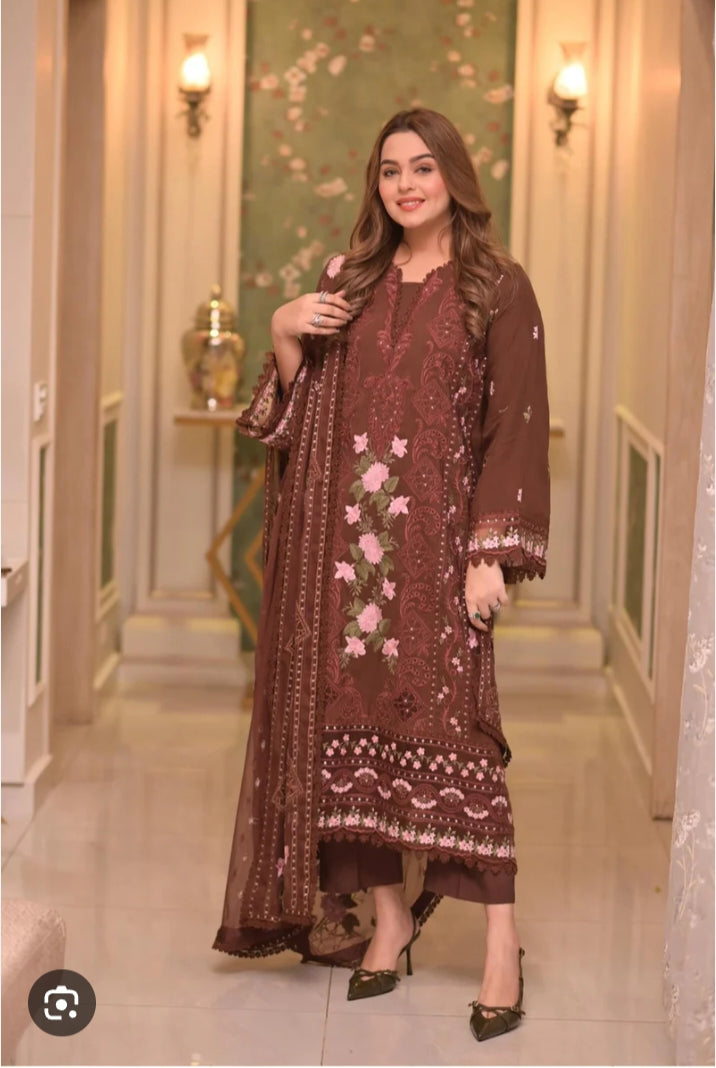 Summer Bloom β Embroidered Lawn