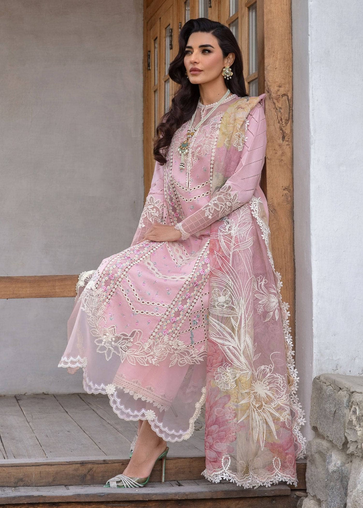 Summer Bloom – Embroidered Lawn